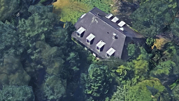Die alte Villa in NRW aus der Luft (© Google)