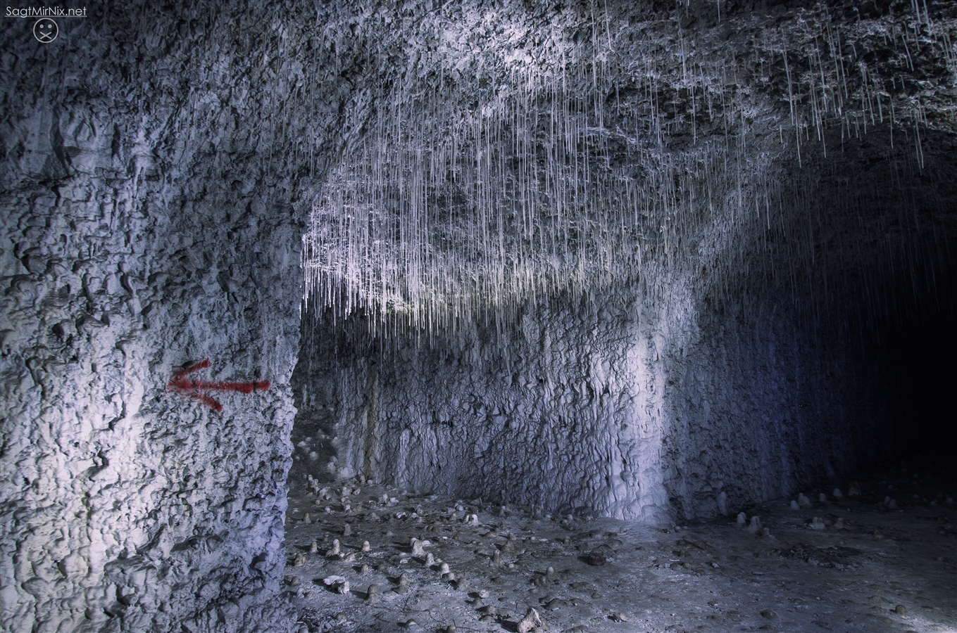 Eine Höhle, oder ein Bunker?