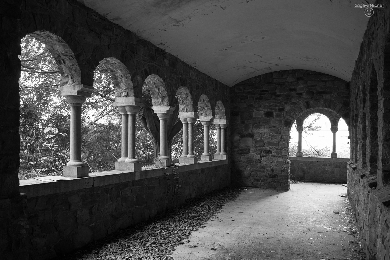 Säulengänge der Kirche: Willkommen in Hogwarts